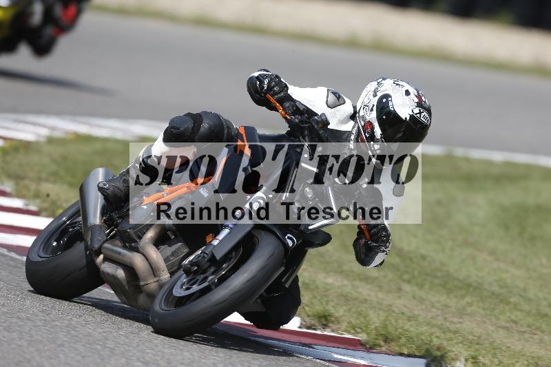 /Archiv-2025/49 26.08.2025 Cornu Master School ADR/blau-bleu/62